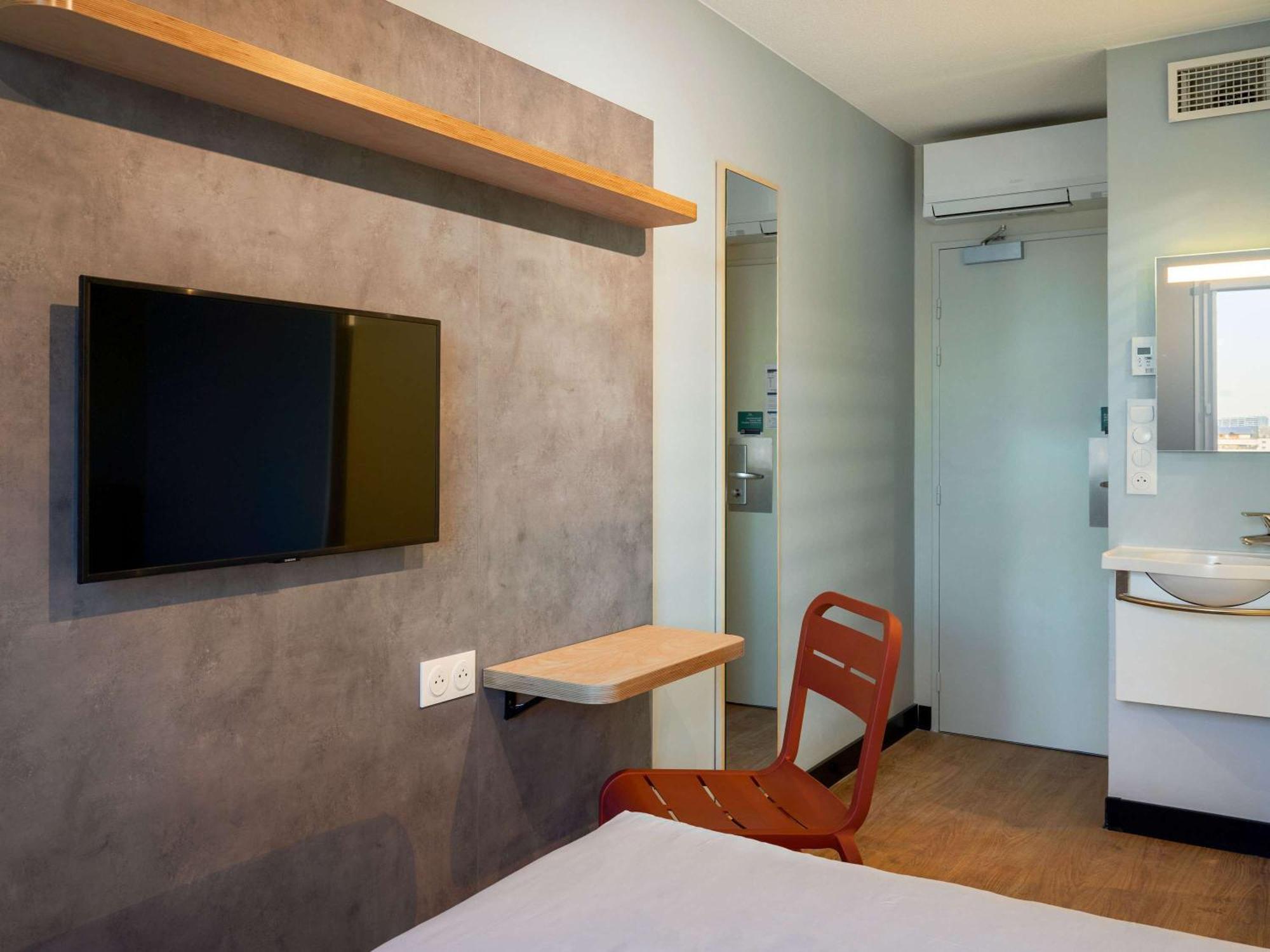 Ibis Budget Issy Les Moulineaux Paris Ouest Екстериор снимка